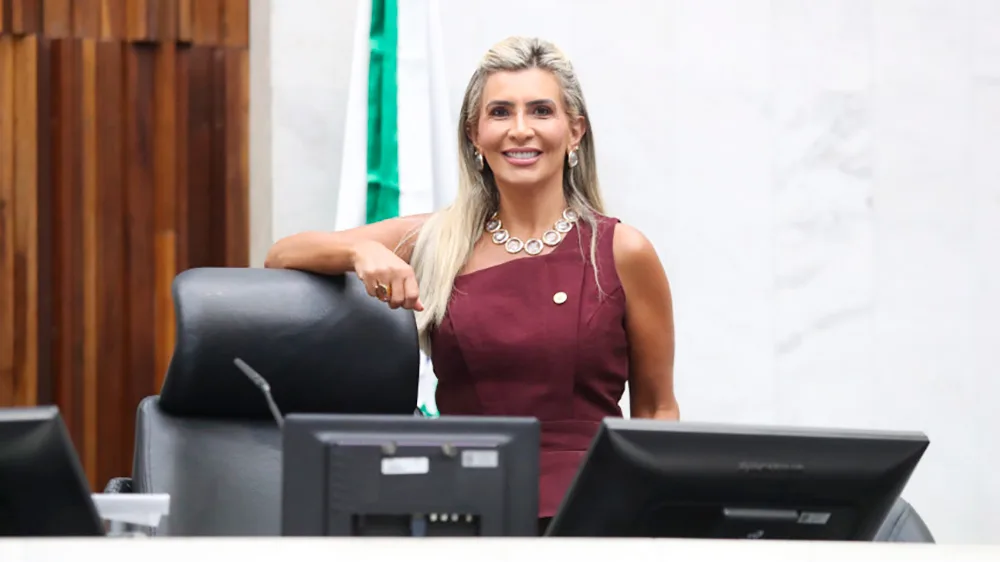 Flávia Francischini assume a Comissão de defesa dos direitos das mulheres da ALEP