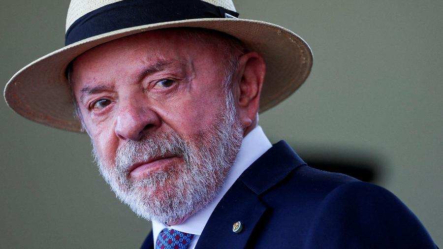 Lula janta com 16 empresários no Alvorada a um mês da eleição